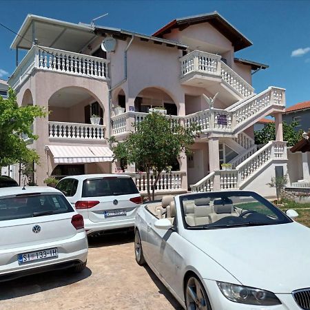 Holiday Home Barbie Водице Экстерьер фото